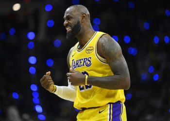 LeBron James explains emotions over tribute video, Cleveland return