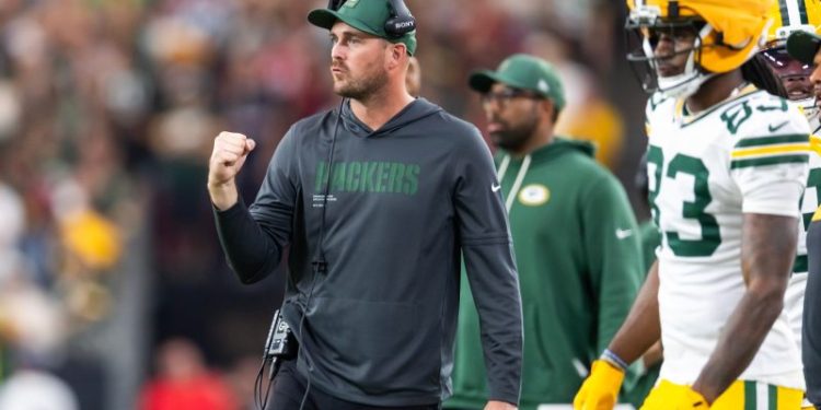 Eagles hire recent NFL QB for key position on coaching staff