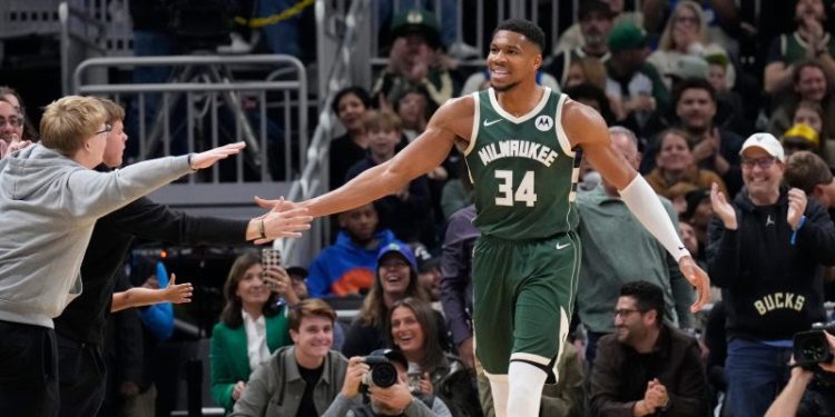 Bucks declare Giannis off the table ahead of NBA trade deadline