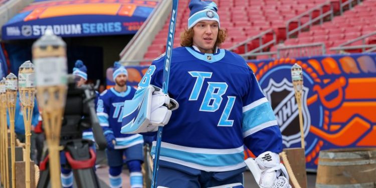 Lightning hosting Bruins in outdoor game: Start time, now to watch