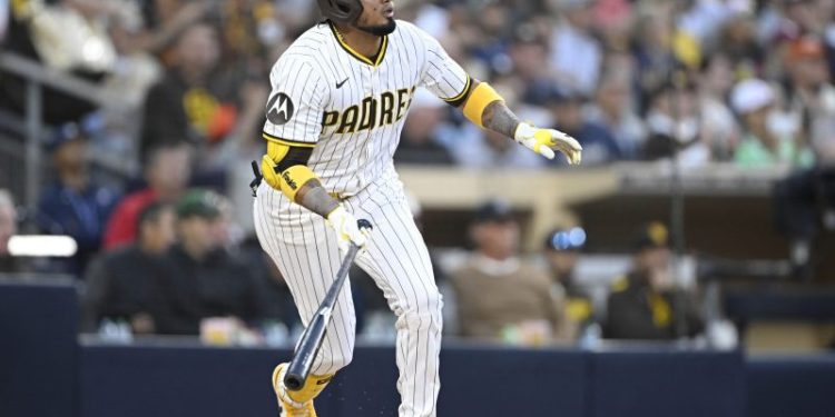 San Francisco Giants sign 3-time batting champ to 1-year deal