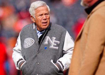 Patriots owner joins Belichick as Pro Football Hall of Fame snub
