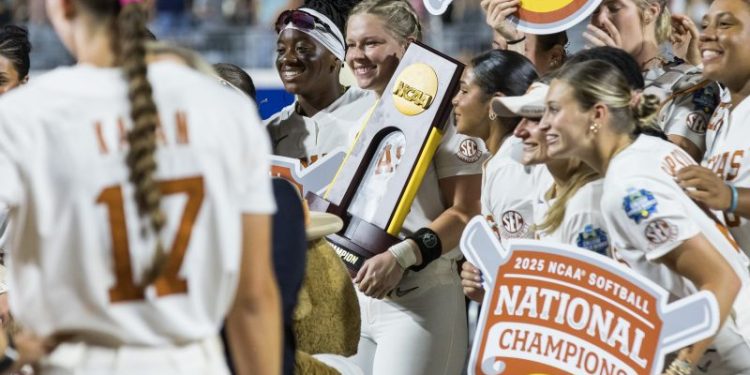 Texas softball’s championship ring hides a touching tribute