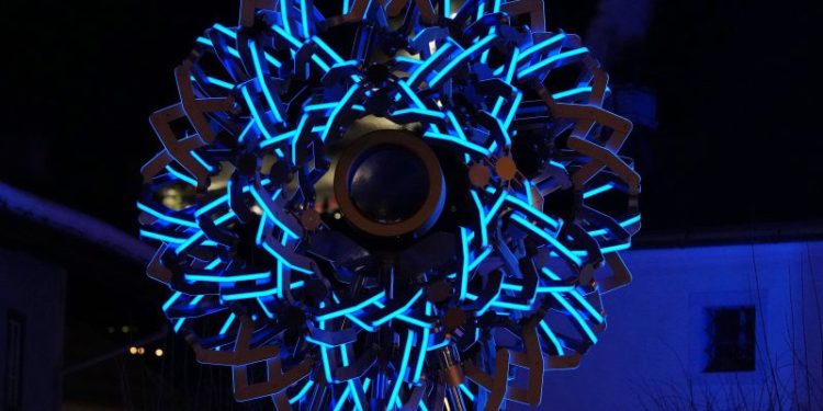 Who had Olympic torch to light cauldrons at 2026 Milan Cortina Games?