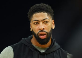 Report: Anthony Davis expected to sit out for the rest of season