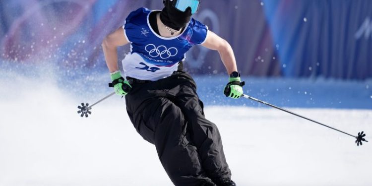 Finnish free skier competes sleeveless for this interesting reason
