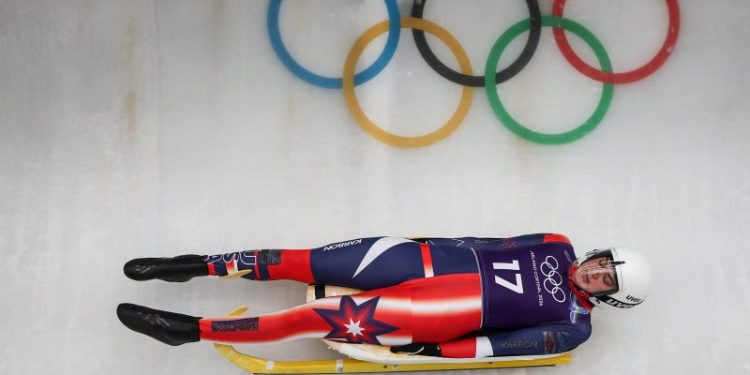 How did Team USA women perform in luge training runs?