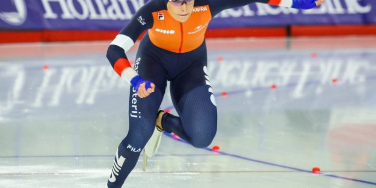 Jake Paul’s fiancee races in Olympic speed skating today: Live updates