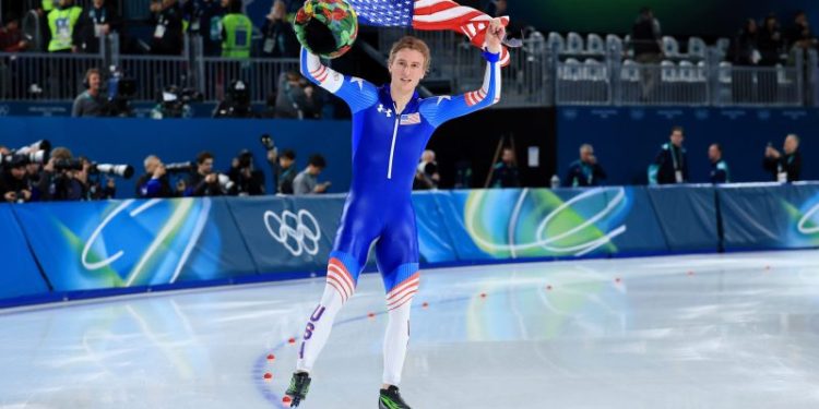 American Jordan Stolz wins gold, sets Olympic record in speed skating