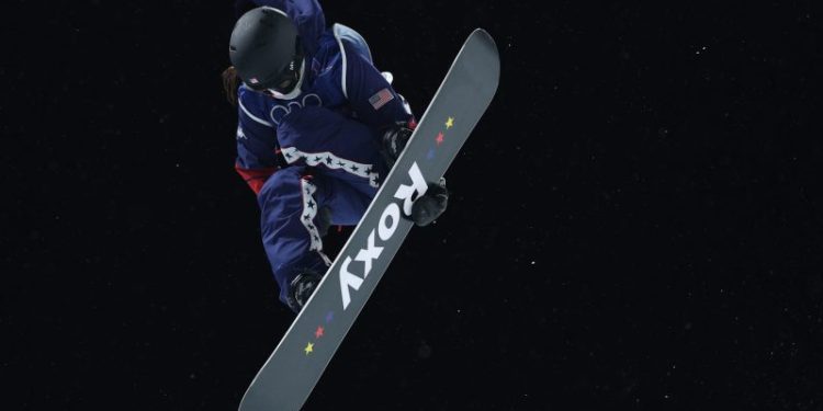 Chloe Kim overcomes injury to win silver in Olympic halfpipe