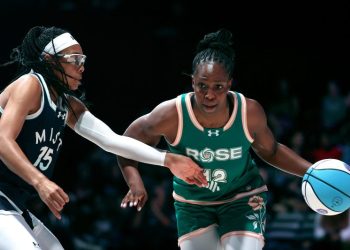 Which Gray won the Unrivaled 1-on-1 challenge? Chelsea or Allisha?