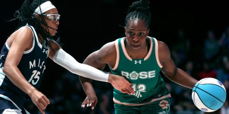 Which Gray won the Unrivaled 1-on-1 challenge? Chelsea or Allisha?