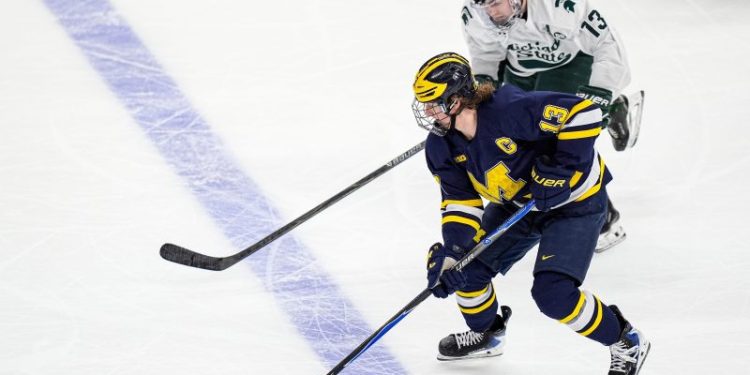 Men’s college hockey power rankings: Wolverines stay on top