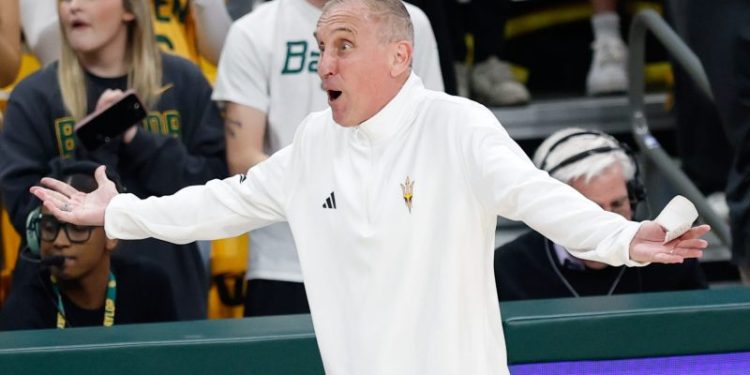Arizona State coach Bobby Hurley falls to floor during dustup vs TCU