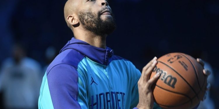 Grizzlies agree to deal with 40-year-old forward