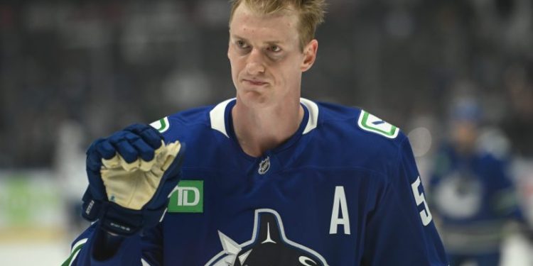 NHL trade deadline tracker: Contender adds towering defenseman