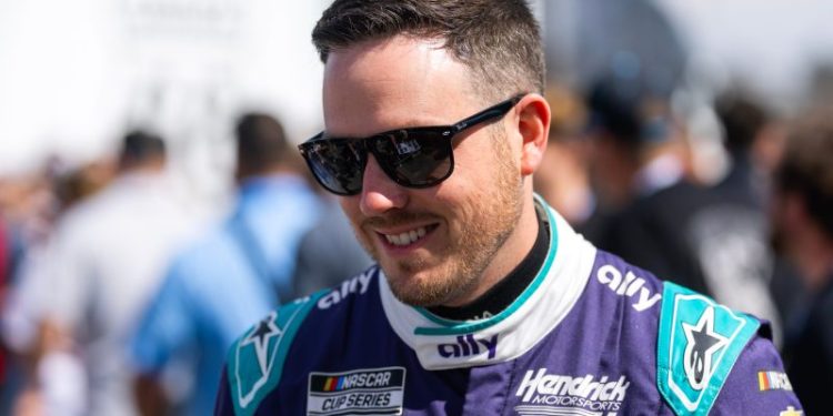 NASCAR driver will miss Phoenix race after vertigo diagnosis