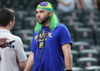 MLB legend’s son stealing WBC show with his hair