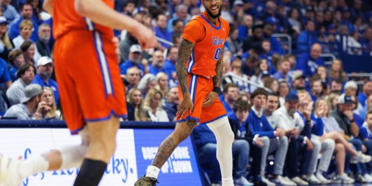 Teams rising, falling in projected March Madness field