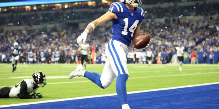 NFL free agency updates: Latest news, rumors as moves begin