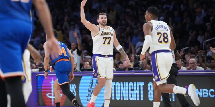 Lakers vs. Timberwolves live updates: LA hosts key showdown out West