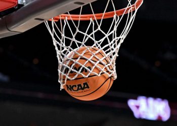 ‘Fixer’ in massive college hoops point-shaving scheme pleads guilty