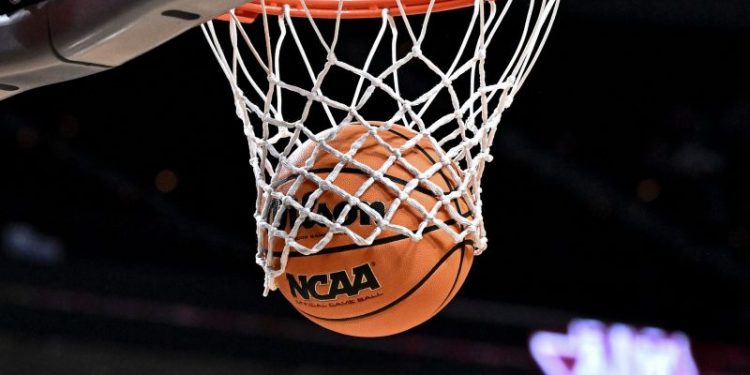 ‘Fixer’ in massive college hoops point-shaving scheme pleads guilty